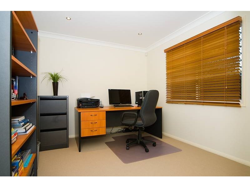 16 Collins Street, Corinda QLD 4075