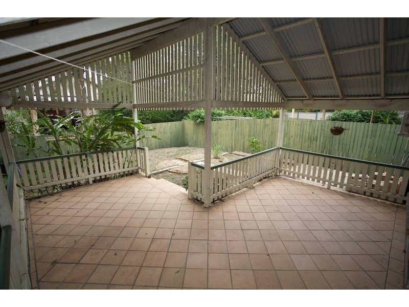 121 Graceville Avenue, Graceville QLD 4075