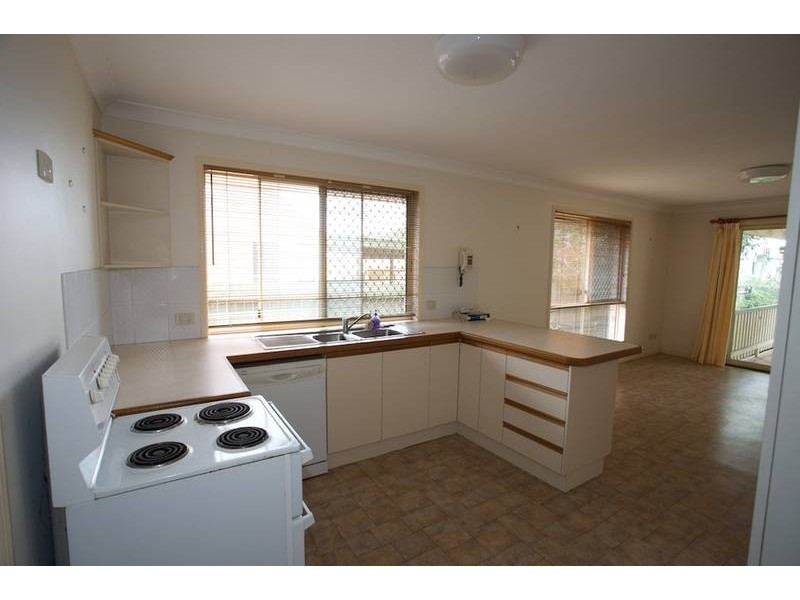 121 Graceville Avenue, Graceville QLD 4075