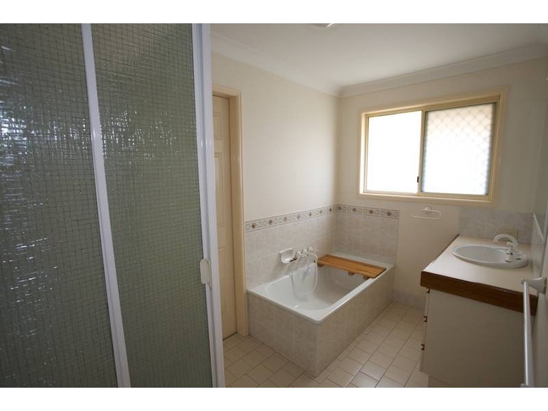 121 Graceville Avenue, Graceville QLD 4075