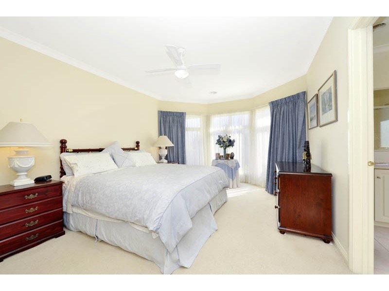 2/17 Olympiad Crescent, Box Hill North VIC 3129