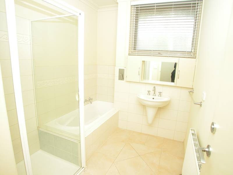 4B Yarrbat Avenue, Balwyn VIC 3103