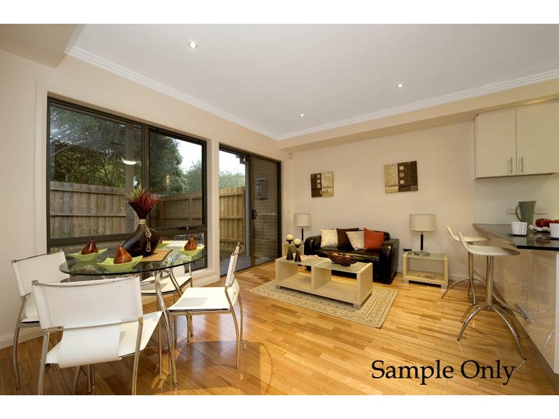 17/1 Nangnak Lane, Mont Albert VIC 3127