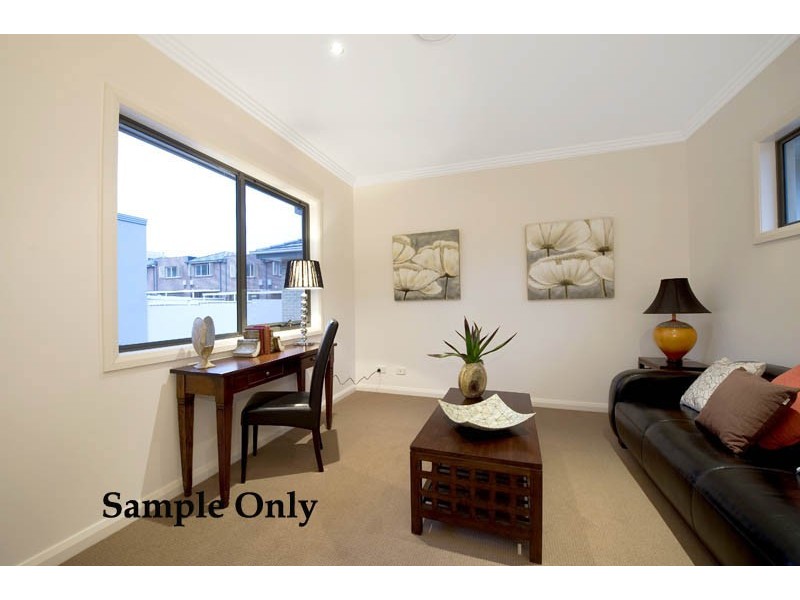 18/1 Nangnak Lane, Mont Albert VIC 3127