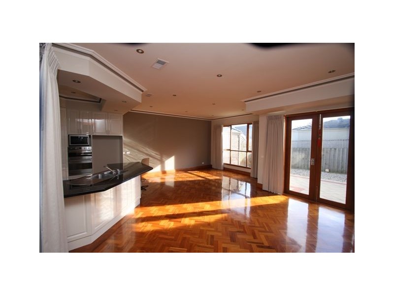 1/11 Beatrice Avenue, Surrey Hills VIC 3127