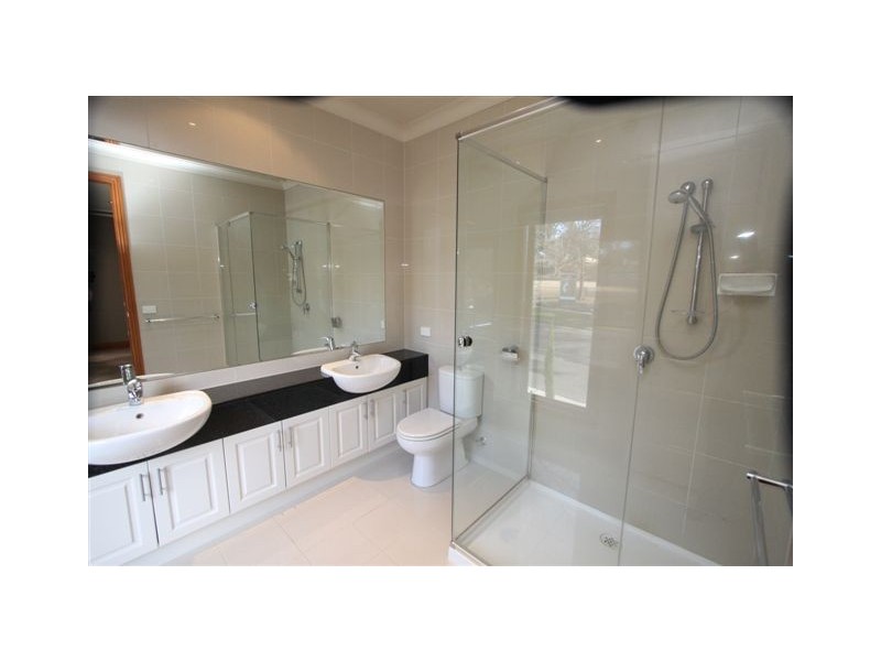 1/11 Beatrice Avenue, Surrey Hills VIC 3127