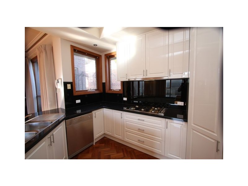 1/11 Beatrice Avenue, Surrey Hills VIC 3127