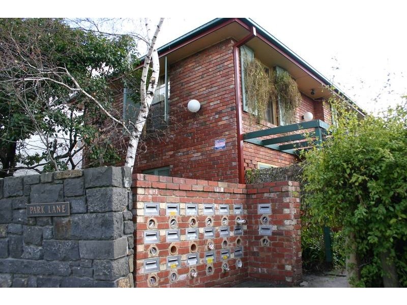 8/247 McKean Street, Fitzroy North VIC 3068