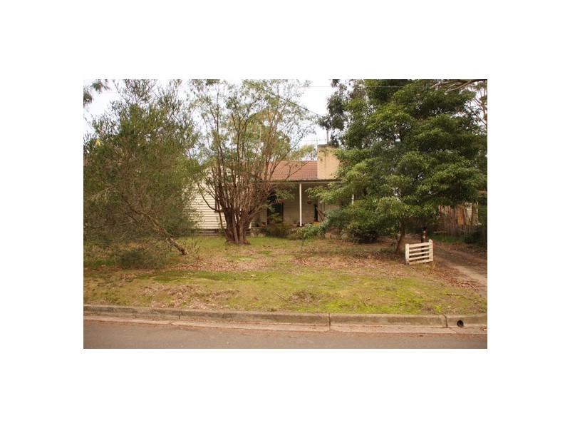 8 Masons Road, Blackburn VIC 3130