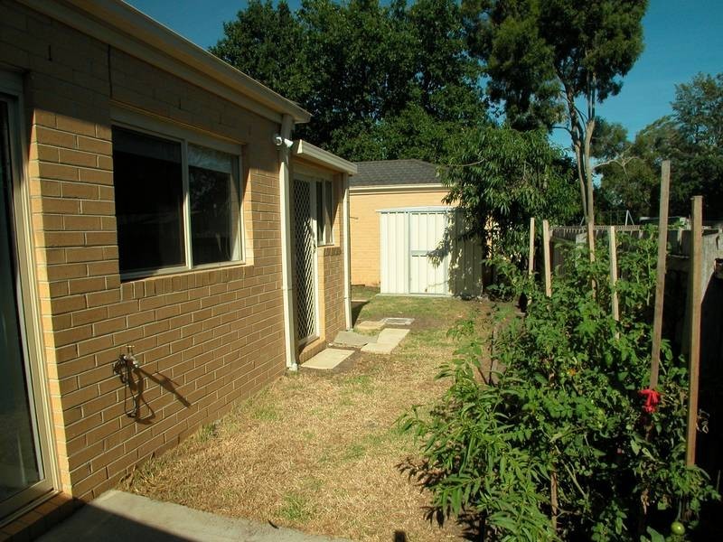 2/61 King Parade, Knoxfield VIC 3180