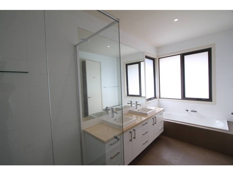 2/5 Moody Street, Balwyn North VIC 3104