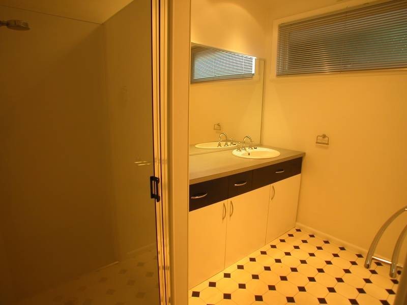 2/17 Glencairn Road, Camberwell VIC 3124