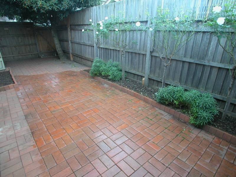 2/17 Glencairn Road, Camberwell VIC 3124