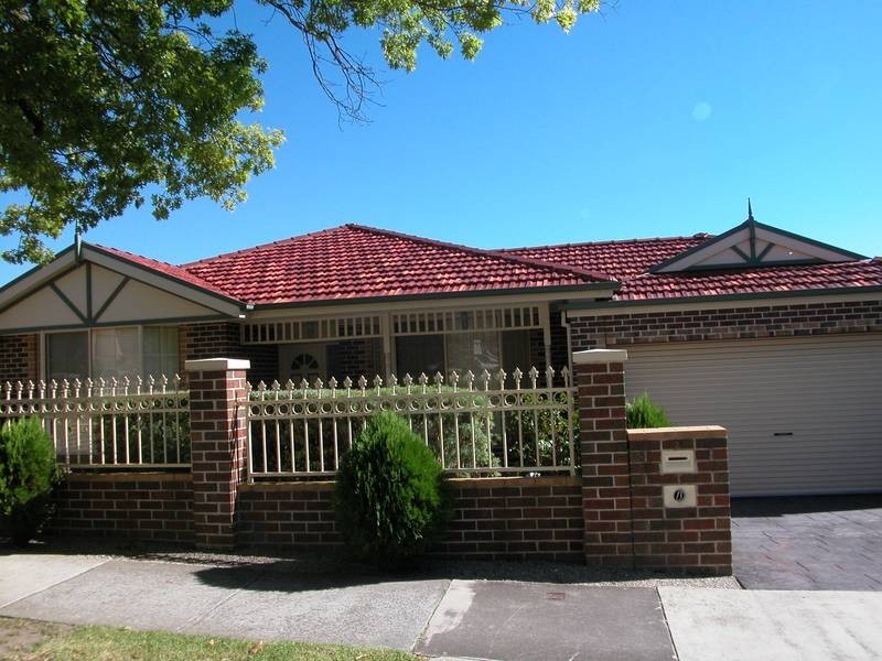 2/128 Thames Street, Box Hill VIC 3128