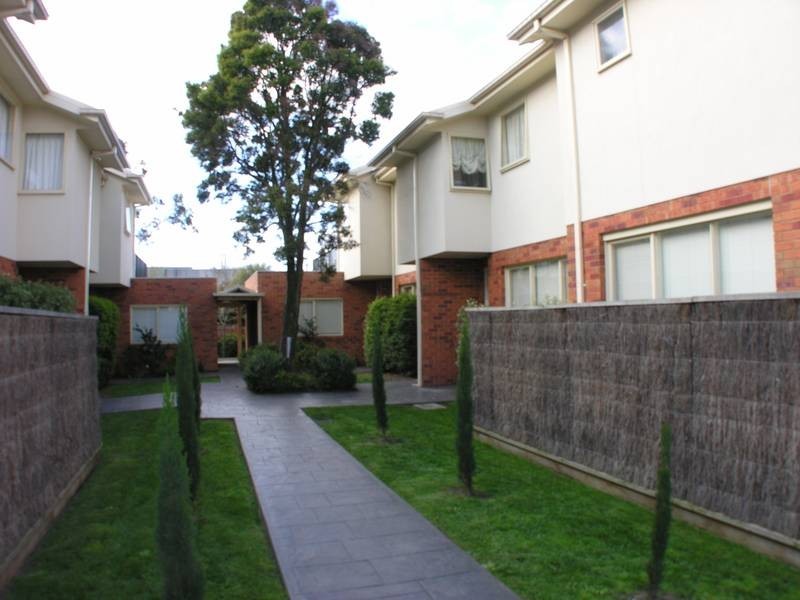 6/92 Carrington Street, Box Hill VIC 3128