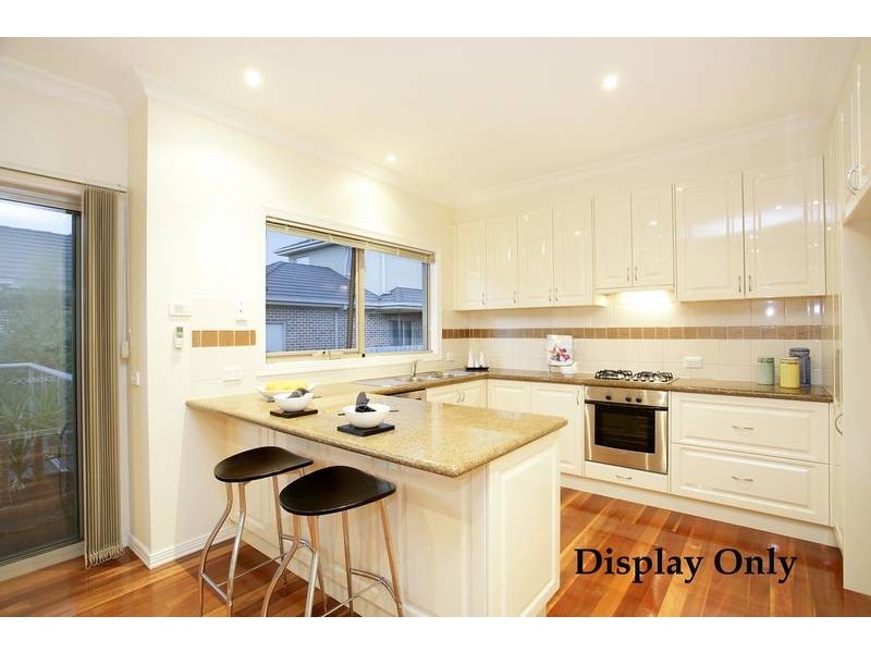 2 Kingswood Rise, Box Hill VIC 3128