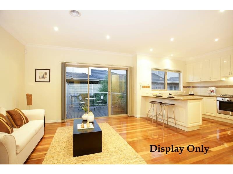 2 Kingswood Rise, Box Hill VIC 3128