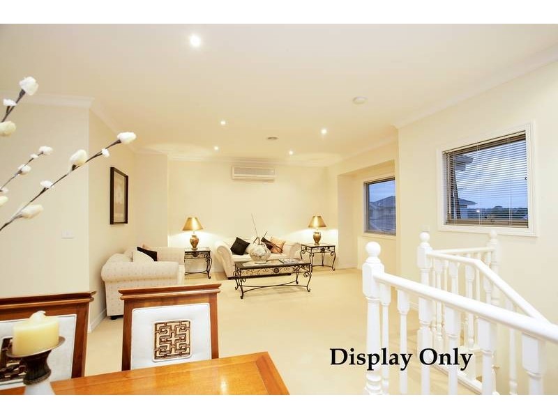 2 Kingswood Rise, Box Hill VIC 3128