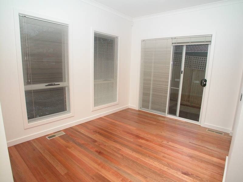 1/10 Box Hill Crescent, Mont Albert North VIC 3129