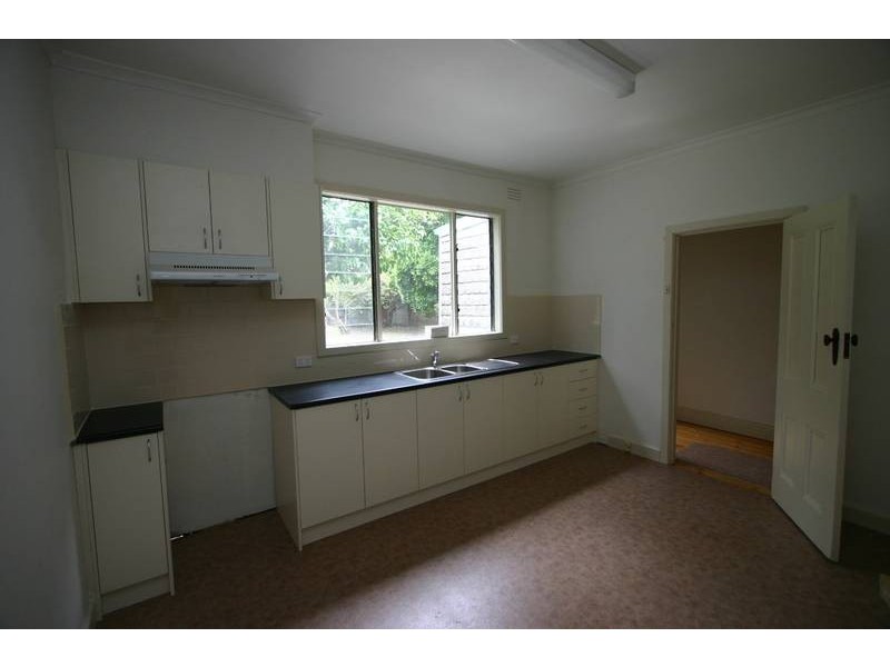 15 Harrow Street, Box Hill VIC 3128