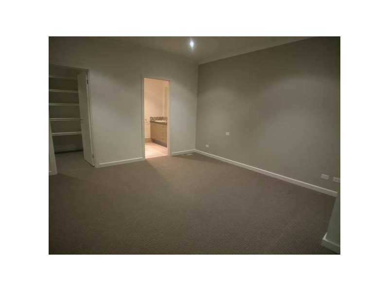 2/10 Box Hill Crescent, Mont Albert North VIC 3129