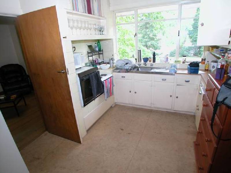 Canterbury Road, Blackburn VIC 3130