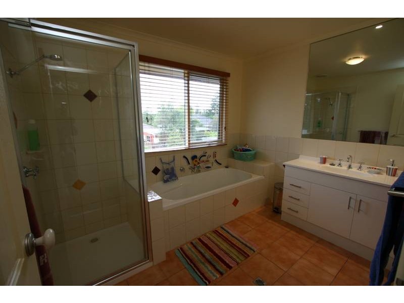 27 Gissing Street, Blackburn VIC 3130