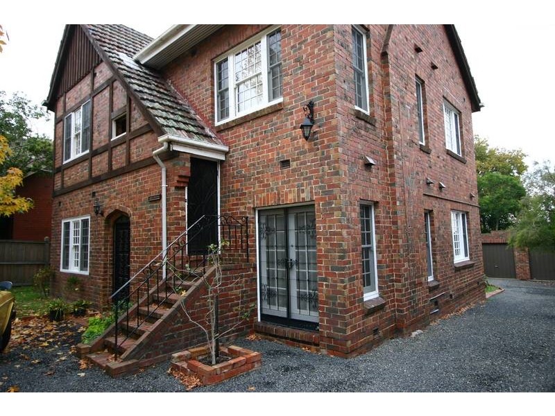 2/218 Cotham Road, Kew VIC 3101