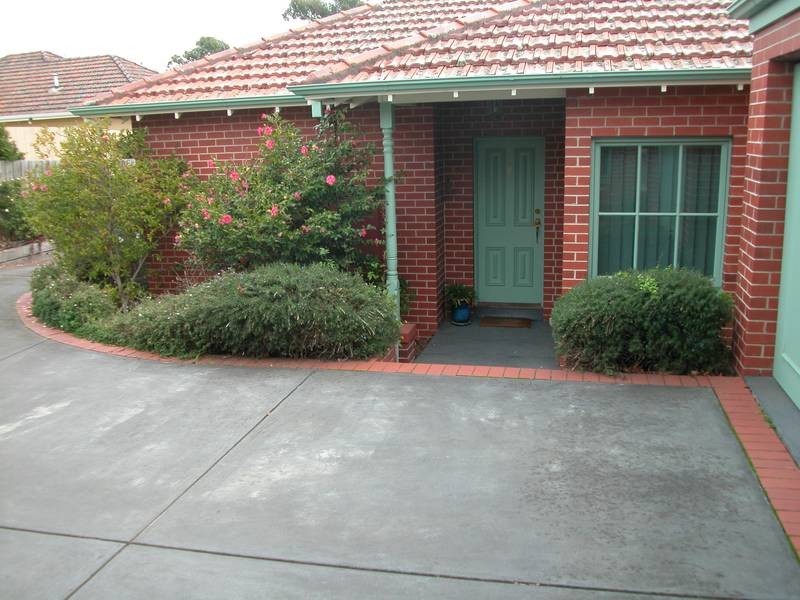 2/8 Boondara Road, Mont Albert VIC 3127