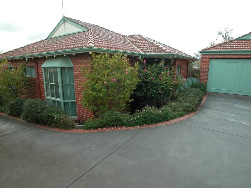 2/8 Boondara Road, Mont Albert VIC 3127