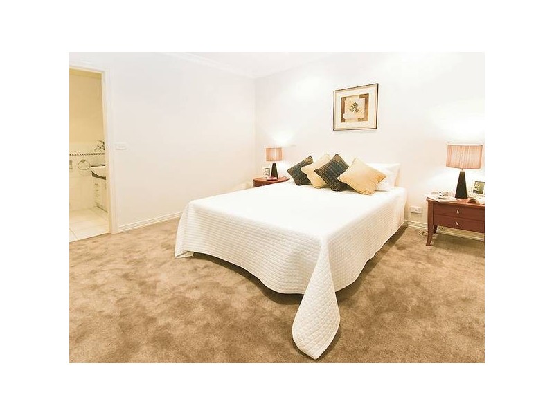 13 Kingswood Rise, Box Hill South VIC 3128