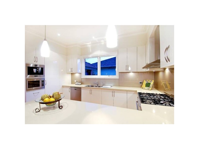 77 Sir Garnet Road, Canterbury VIC 3126