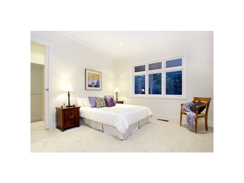 77 Sir Garnet Road, Canterbury VIC 3126