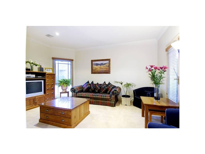 1/1 Hood Street, Mont Albert VIC 3127