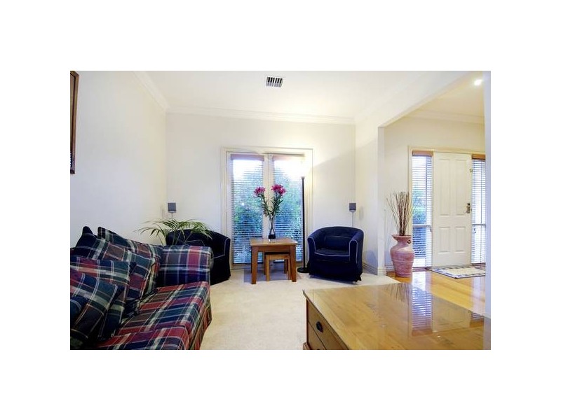 1/1 Hood Street, Mont Albert VIC 3127