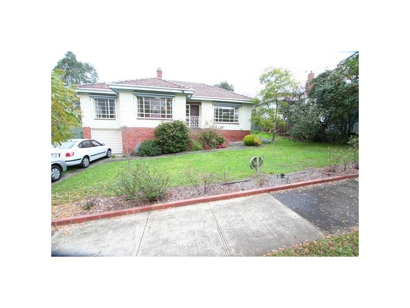 11 Hawkins Avenue, Mont Albert North VIC 3129