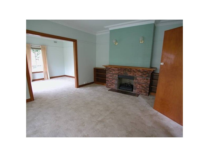 11 Hawkins Avenue, Mont Albert North VIC 3129