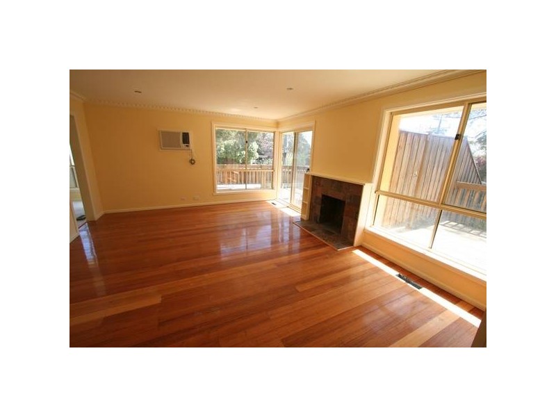 33 Clarence Road, Wantirna VIC 3152