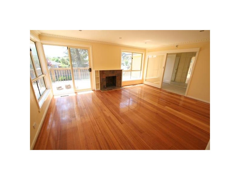 33 Clarence Road, Wantirna VIC 3152