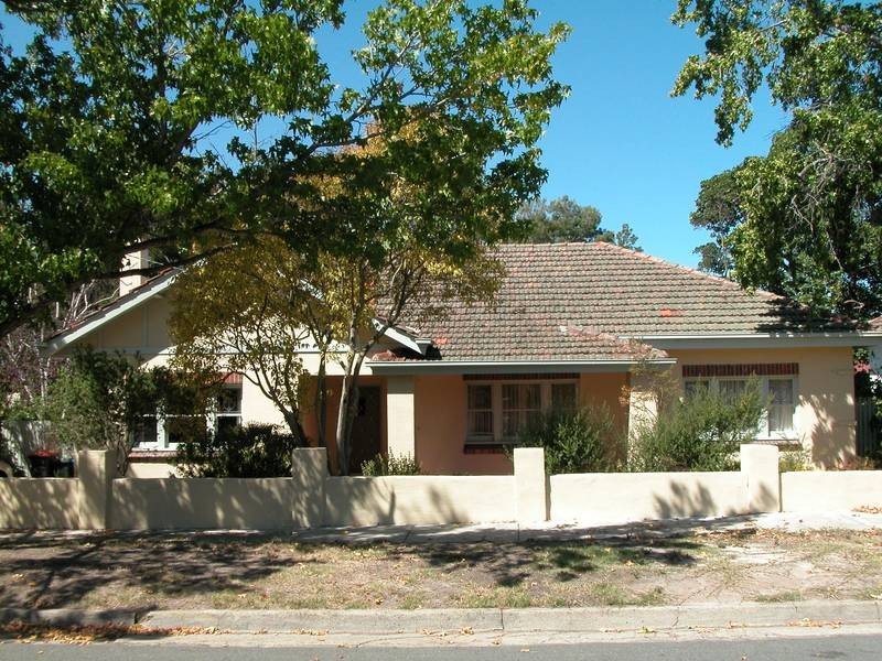 8 Violet Grove, Kew East VIC 3102