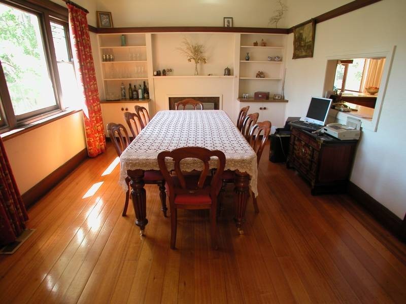 8 Violet Grove, Kew East VIC 3102