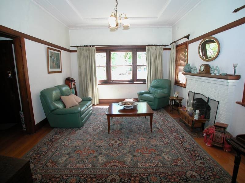 8 Violet Grove, Kew East VIC 3102