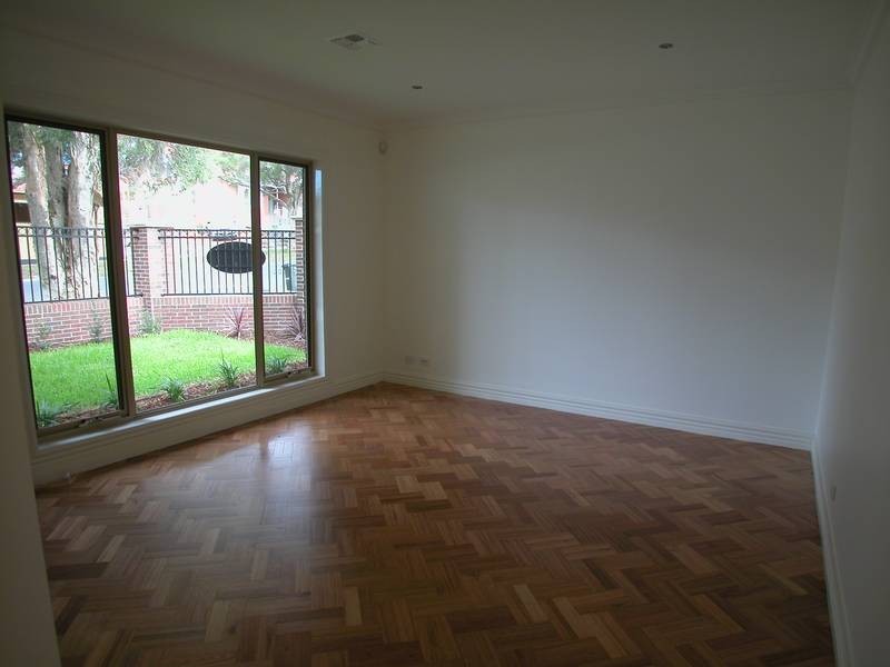 2/2 Hotham Street, Mont Albert VIC 3127