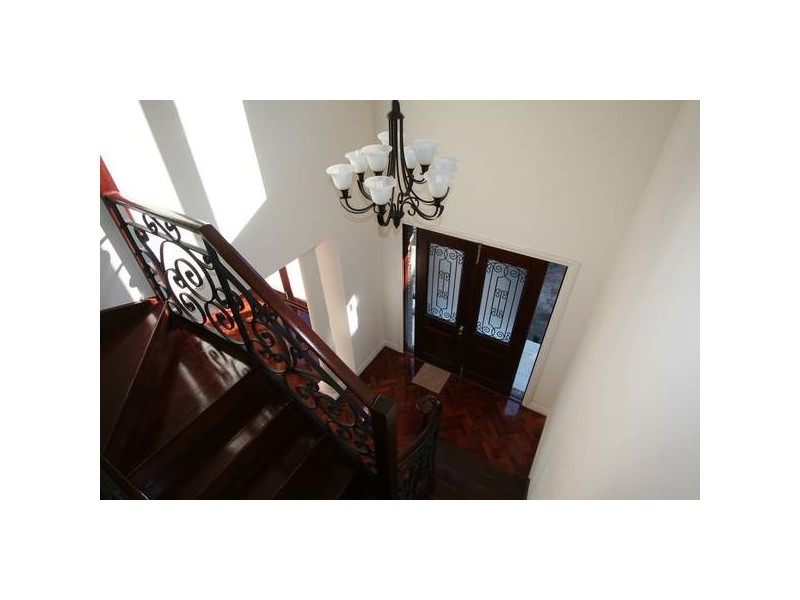 16A Burroughs Road, Balwyn VIC 3103