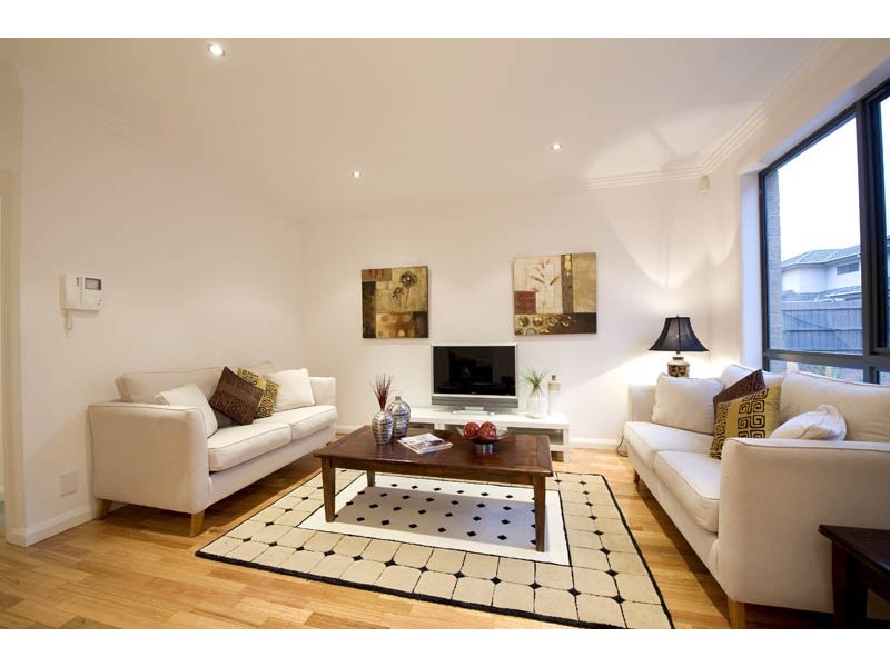 1 Nangnak Lane, Mont Albert VIC 3127