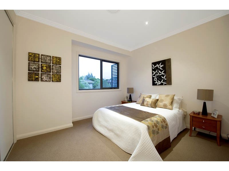 1 Nangnak Lane, Mont Albert VIC 3127