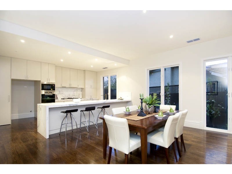 15 Windsor Crescent, Surrey Hills VIC 3127