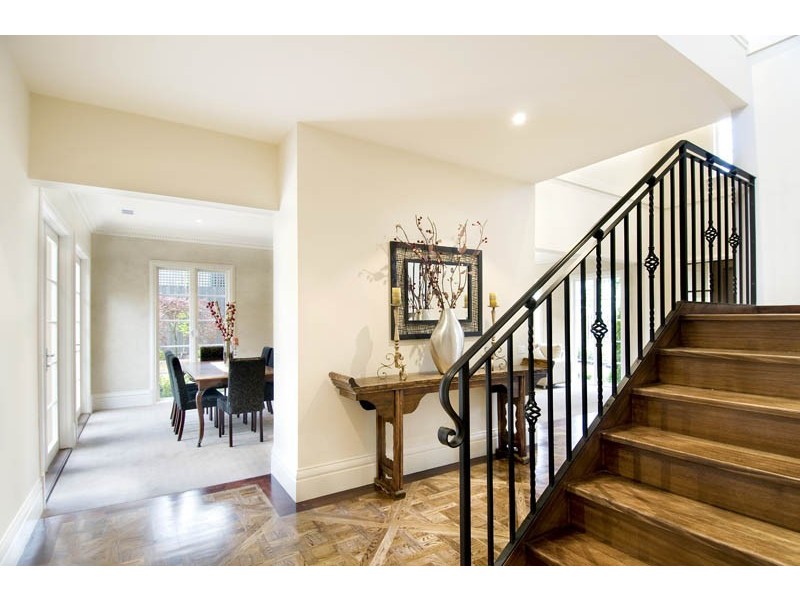 15 Windsor Crescent, Surrey Hills VIC 3127