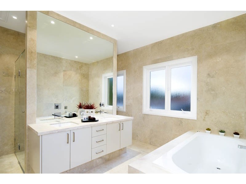 15 Windsor Crescent, Surrey Hills VIC 3127