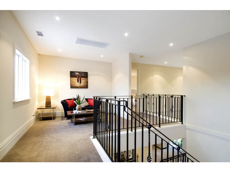 15 Windsor Crescent, Surrey Hills VIC 3127